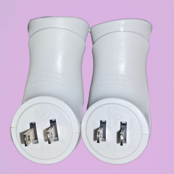 Lot Of 6 Air Wick Plug Ins - 4 Used & 2 New (No Refills Included) - Picture 6 of 9